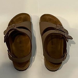 Youth Birkenstock sandals